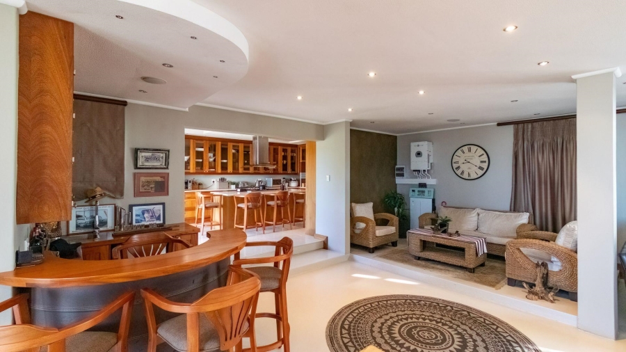 5 Bedroom Property for Sale in Gonubie Eastern Cape